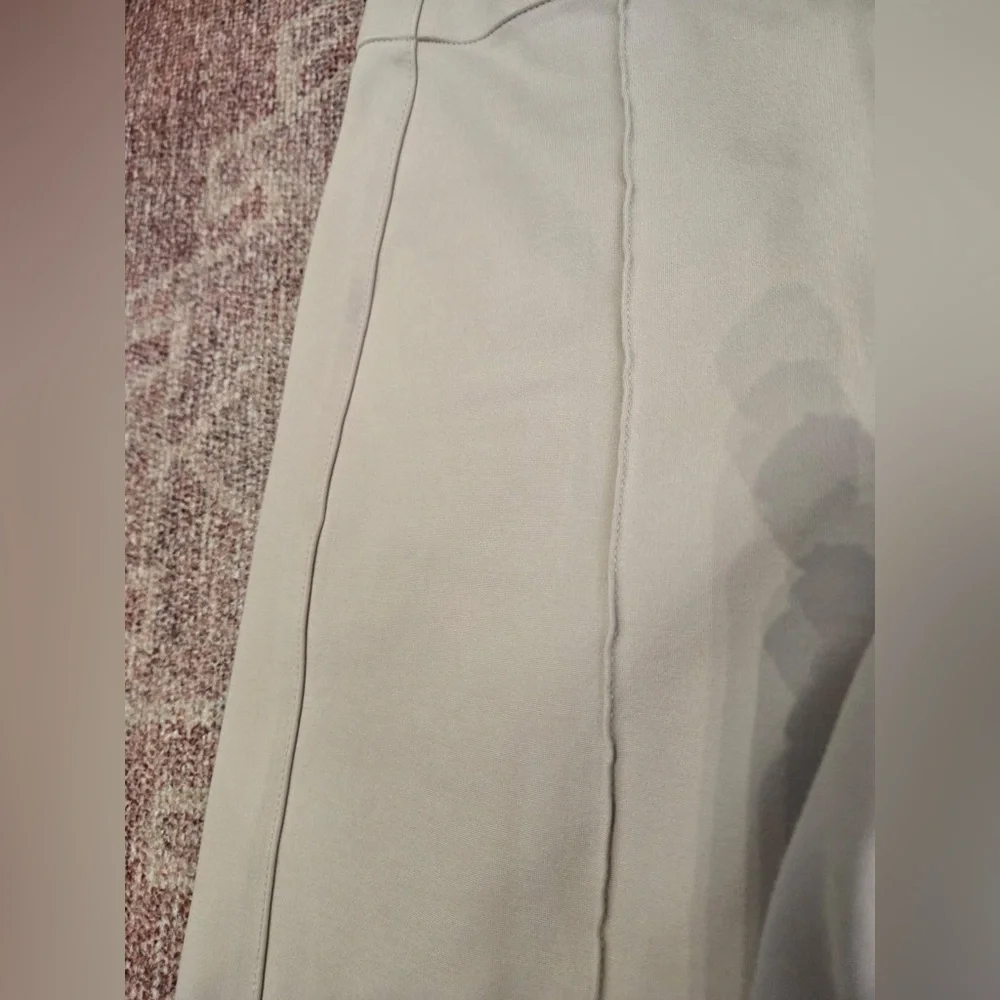 Jones & Co small pull on pintuck mid rise trouser in cream wide leg ankle - Picture 6 of 10